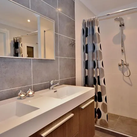 Torri Katur Studio Apartment